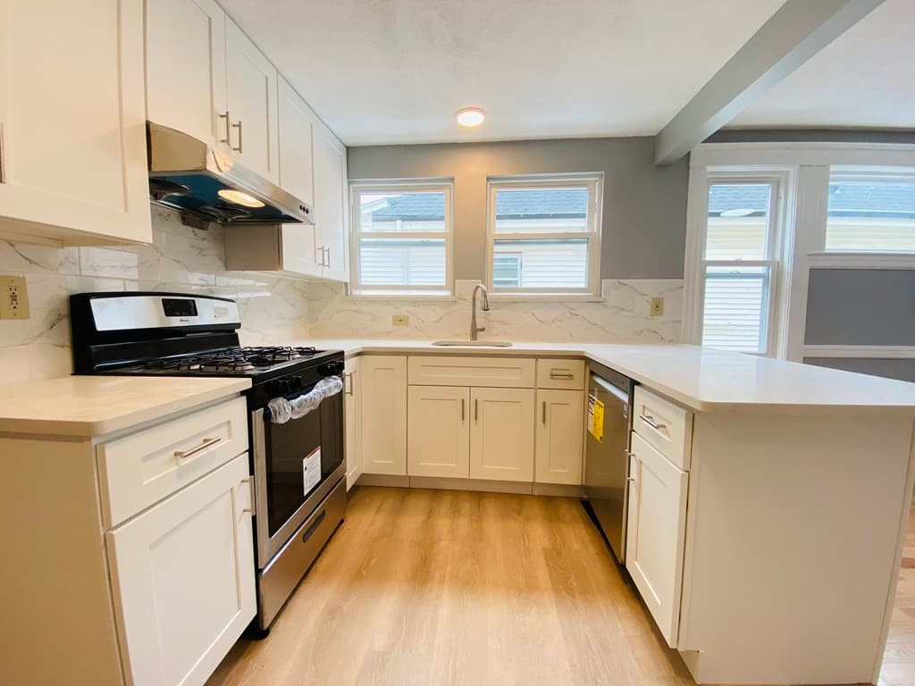 152 Fayette St #2