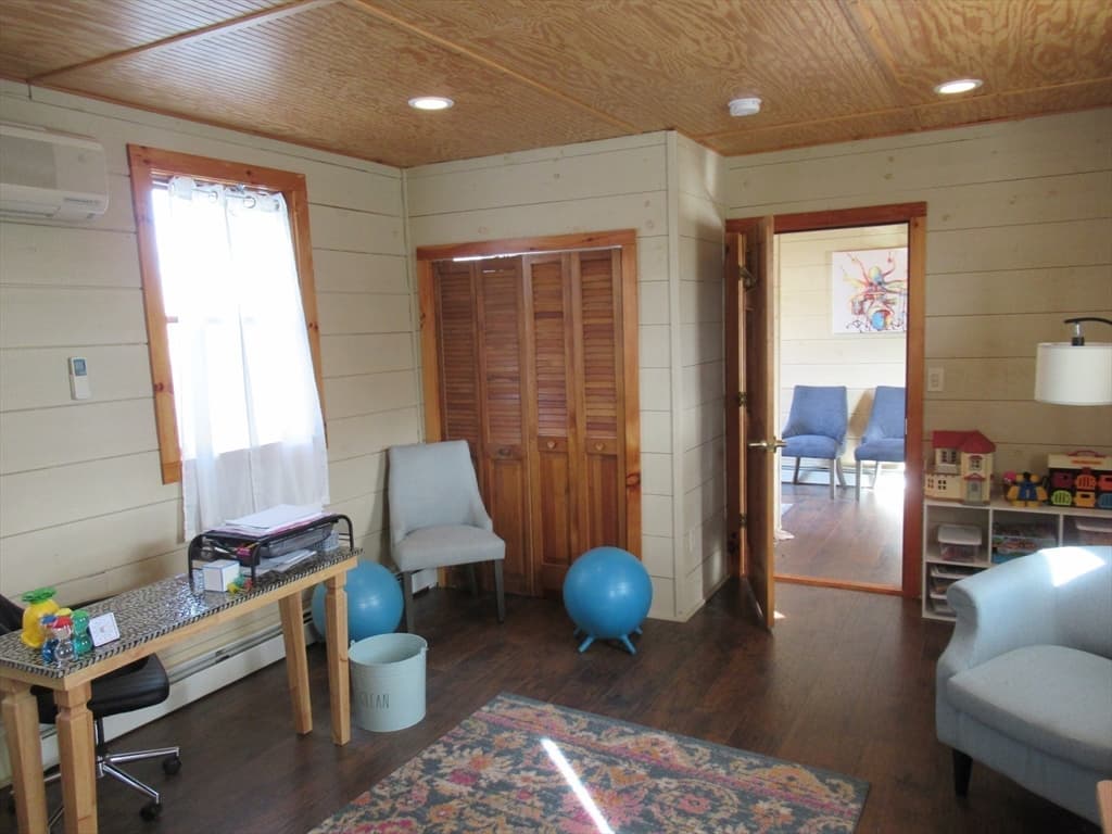 31 Hastings St #9 photo 3