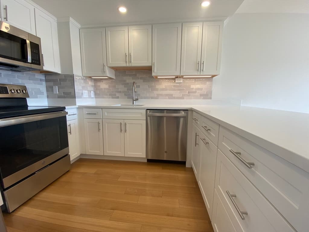 1731 Beacon St #723