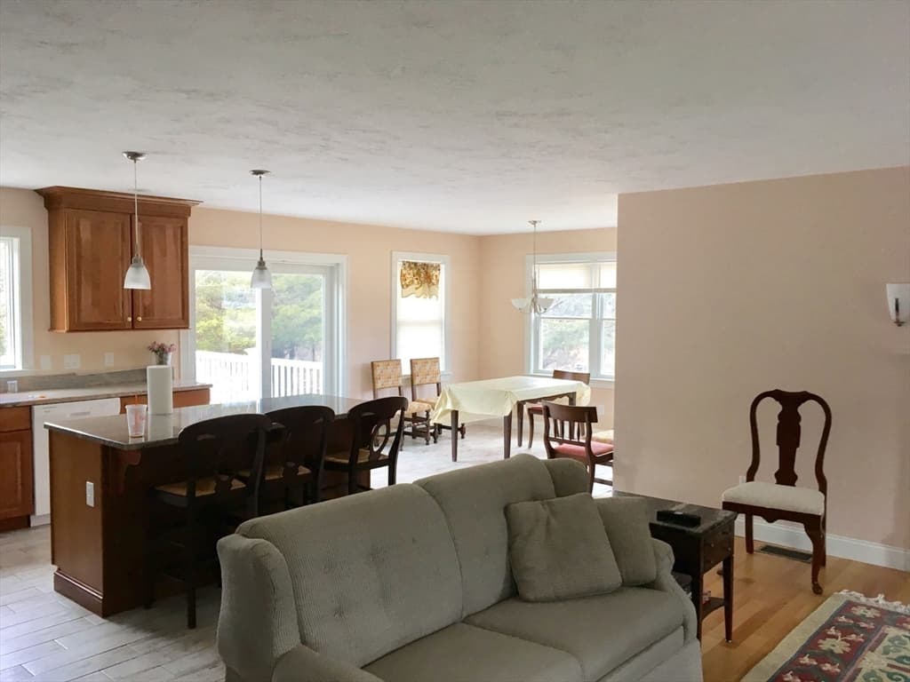 372 Phillips Road photo 5