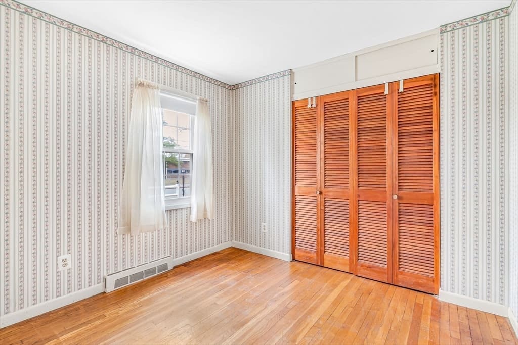 19 Morton Avenue photo 4
