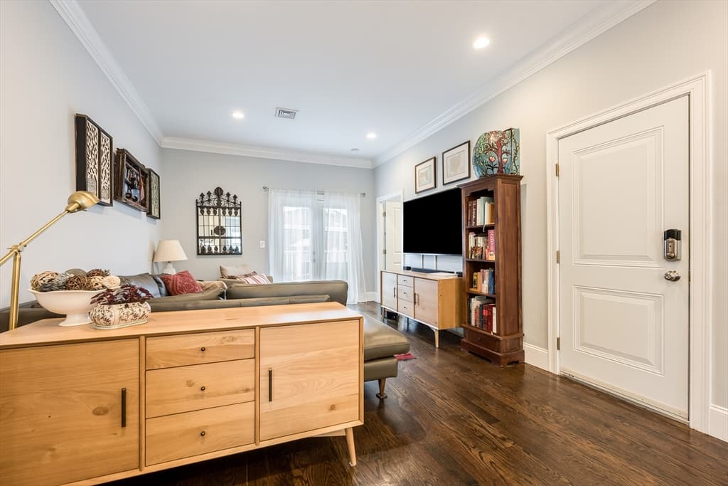 25 Brighton Street #2 photo 3