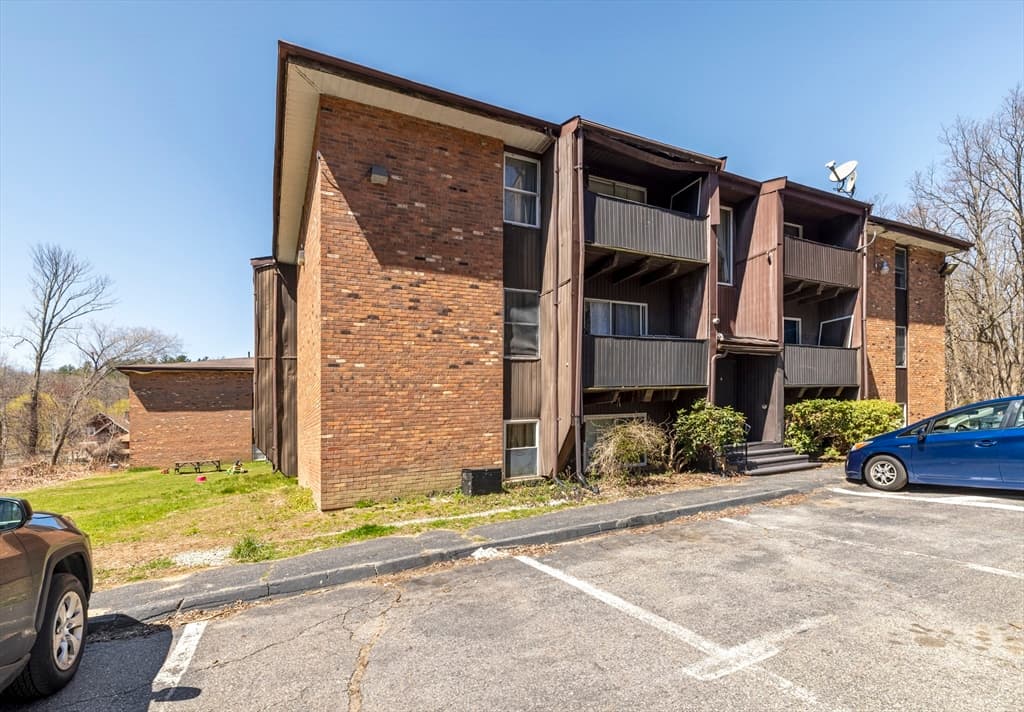 556-560 Mill Street photo 3