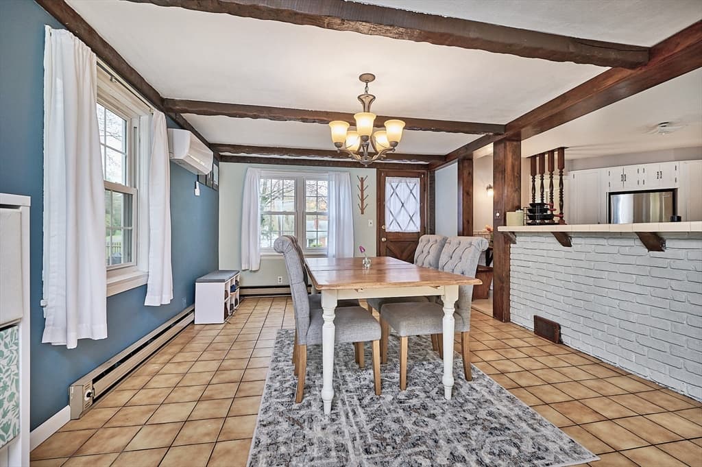 175 Lathrop St. photo 4