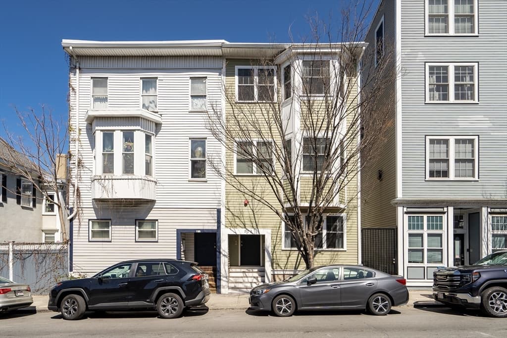 375 Dorchester Street