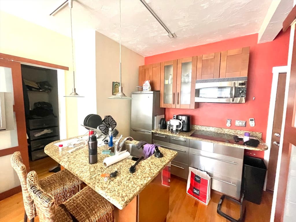 65 Burbank St #12A photo 3