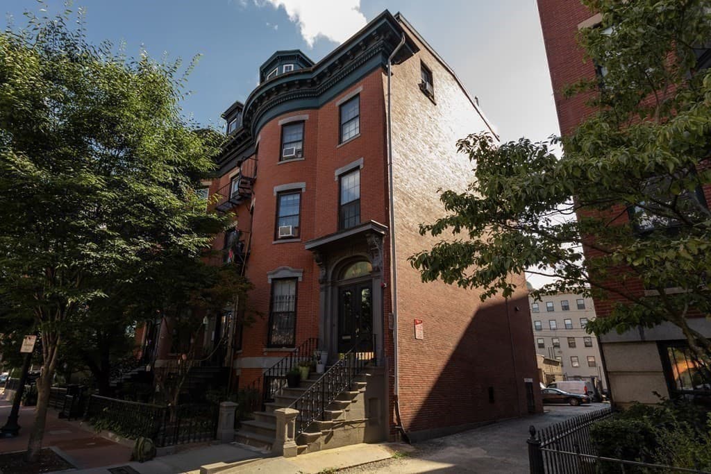 483 Massachusetts Ave #4