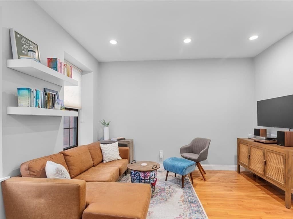 464 Shawmut Ave #2 photo 2