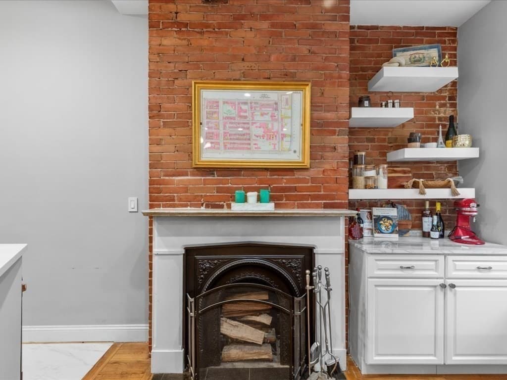464 Shawmut Ave #2
