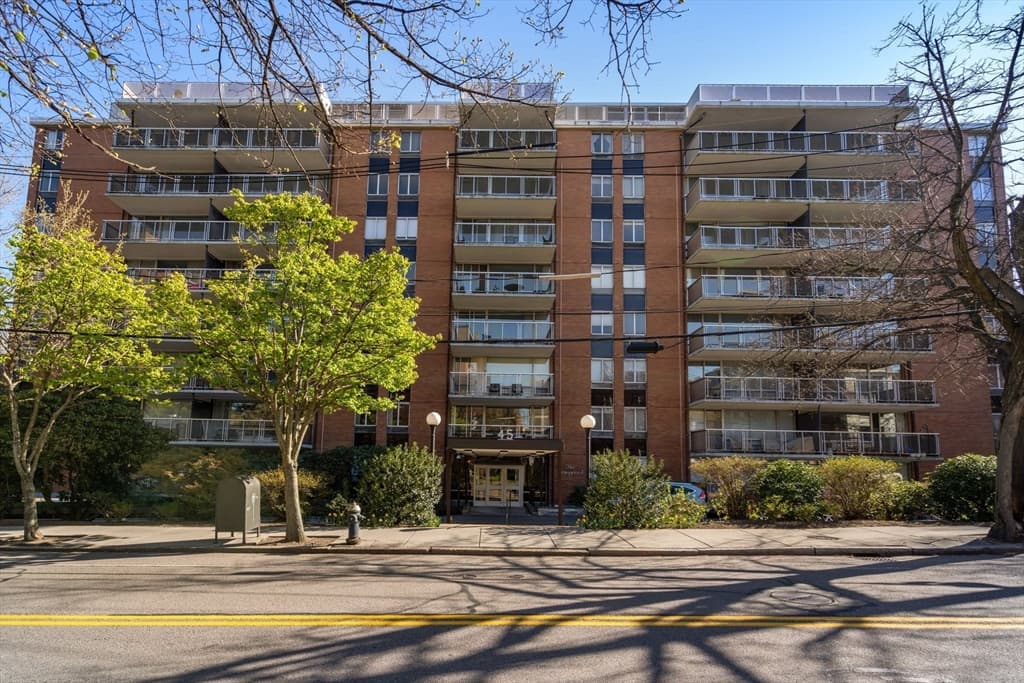 45 Longwood Ave. #PHB
