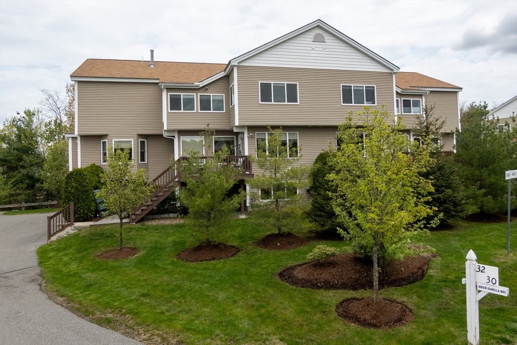 30 Queen Isabella Way #30