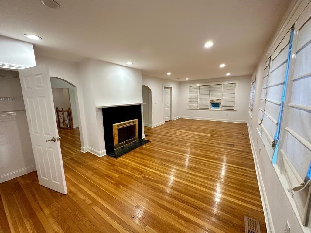 182-184 Cabot St #182 photo 2
