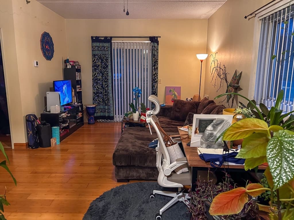 200 Cove Way #120 photo 3