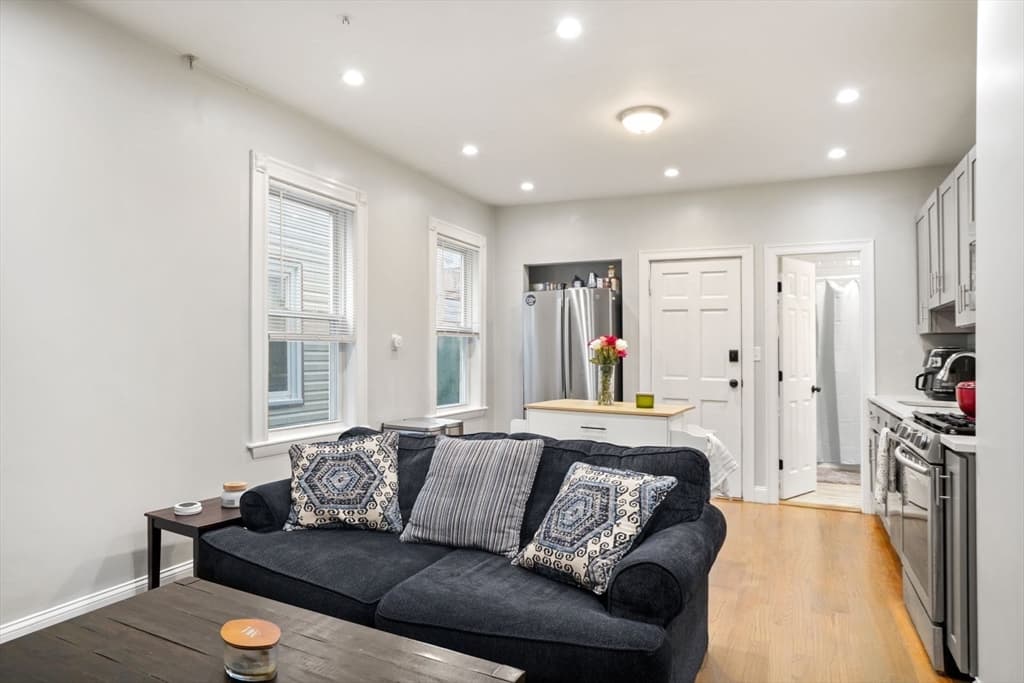 17 Howes St #3 photo 3