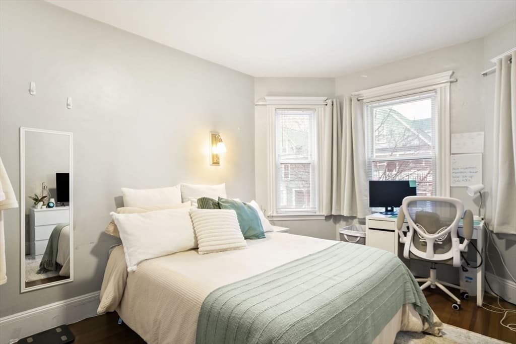 17 Howes St #3 photo 5