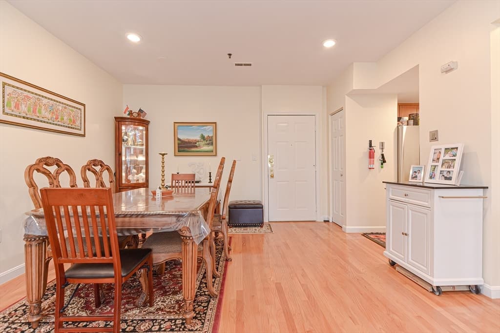 2456 Massachusetts Ave #402 photo 2