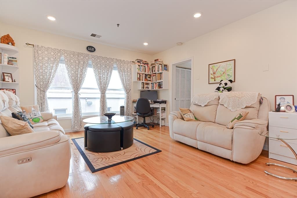 2456 Massachusetts Ave #402 photo 3
