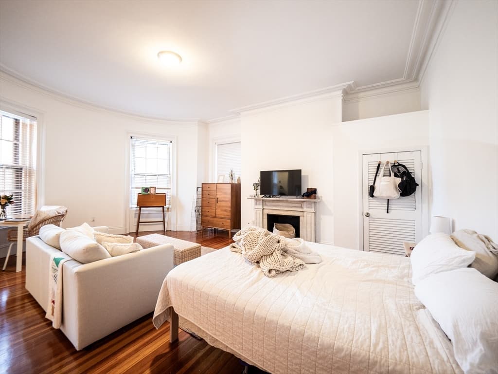 263 Clarendon Street #4
