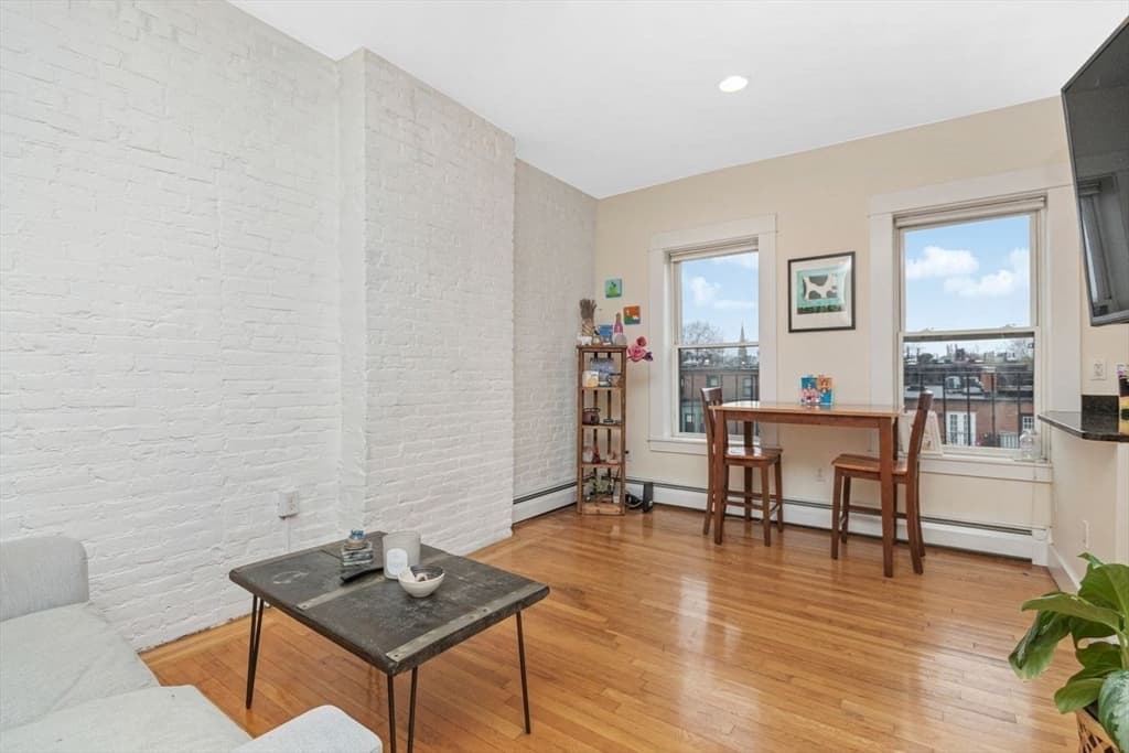 32 Yarmouth Street #D photo 3