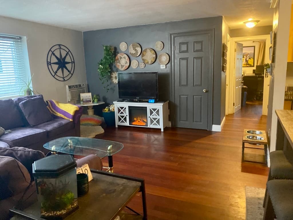 191 Commerical Street #103