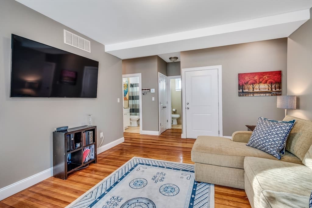 22 Taft Street #1 photo 4