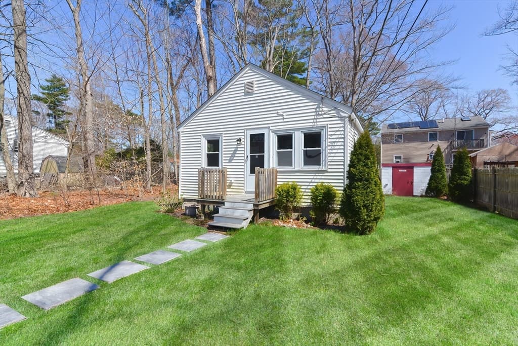 15 Azalea Rd photo 2