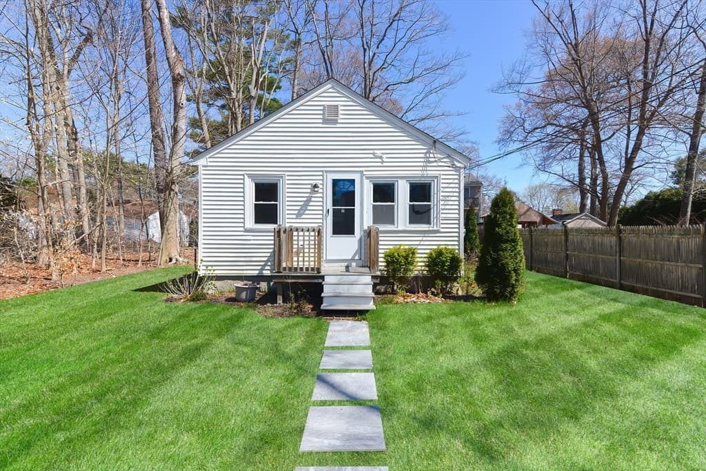 15 Azalea Rd