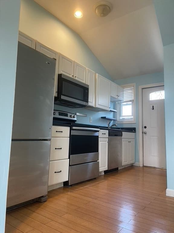 321-325 Meridian St #9 photo 2