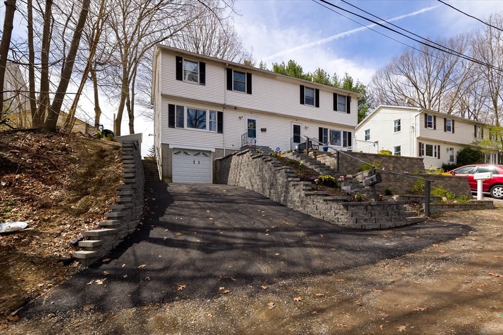14 Topsfield Rd photo 2
