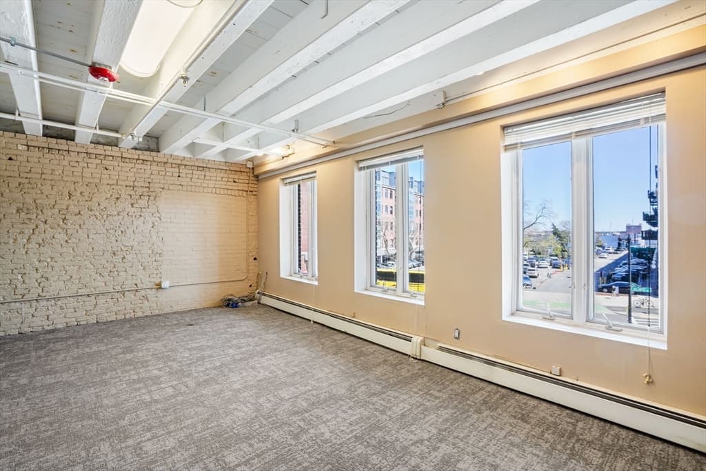 232 Commercial St #C photo 5