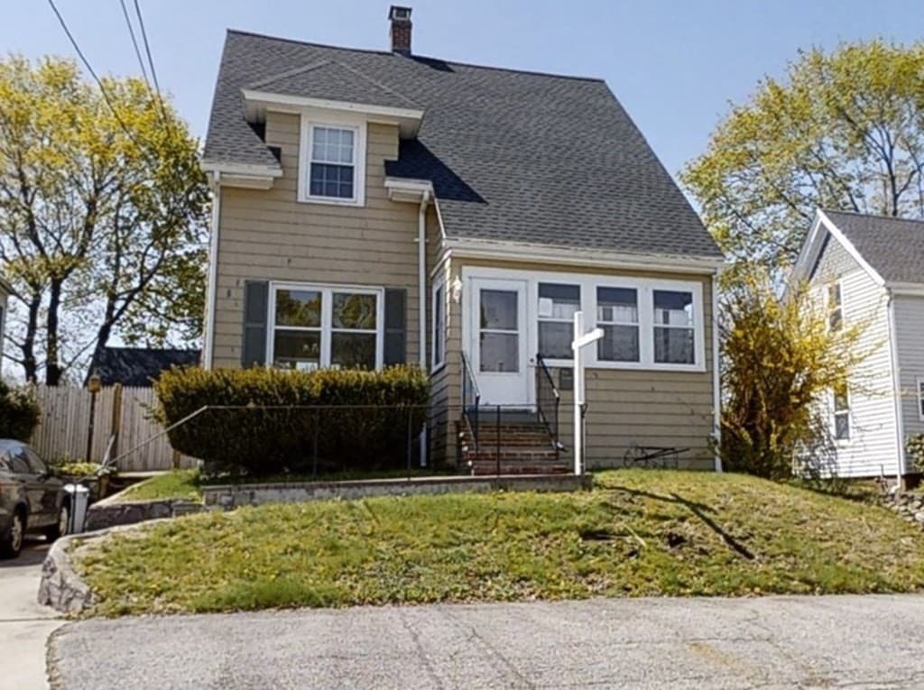 10 Vermont Ave photo 2