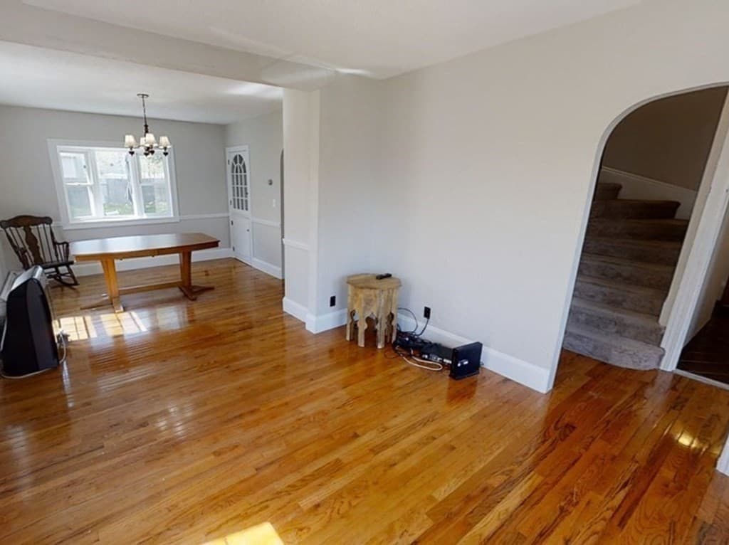 10 Vermont Ave photo 3