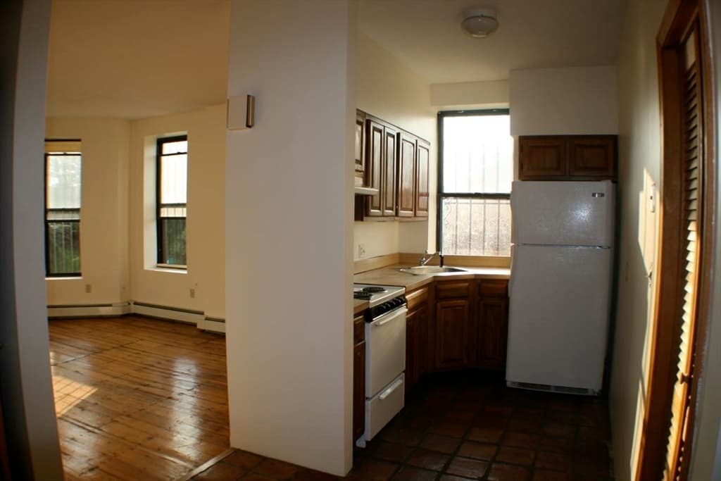 31 Fort Ave #1