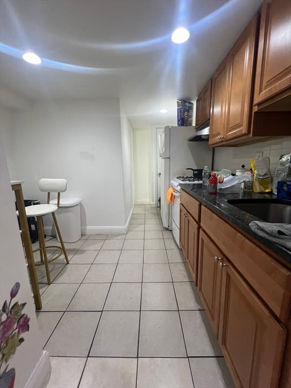 104 Beacon St #1 photo 3