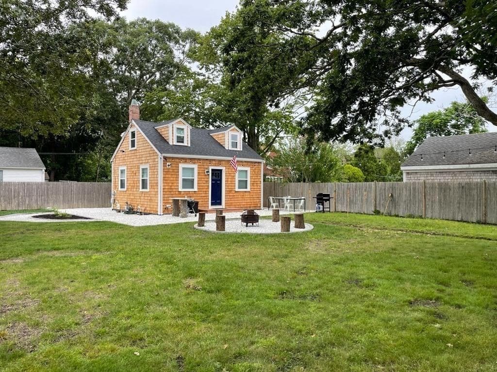 79 Oak St photo 3