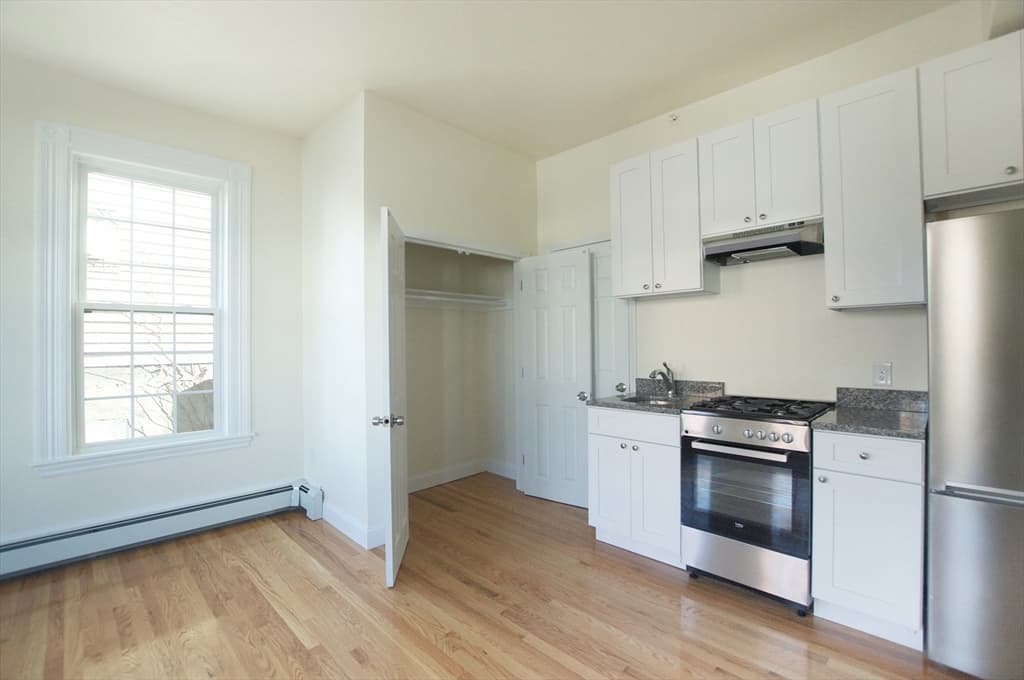 501 E Broadway #6 photo 4