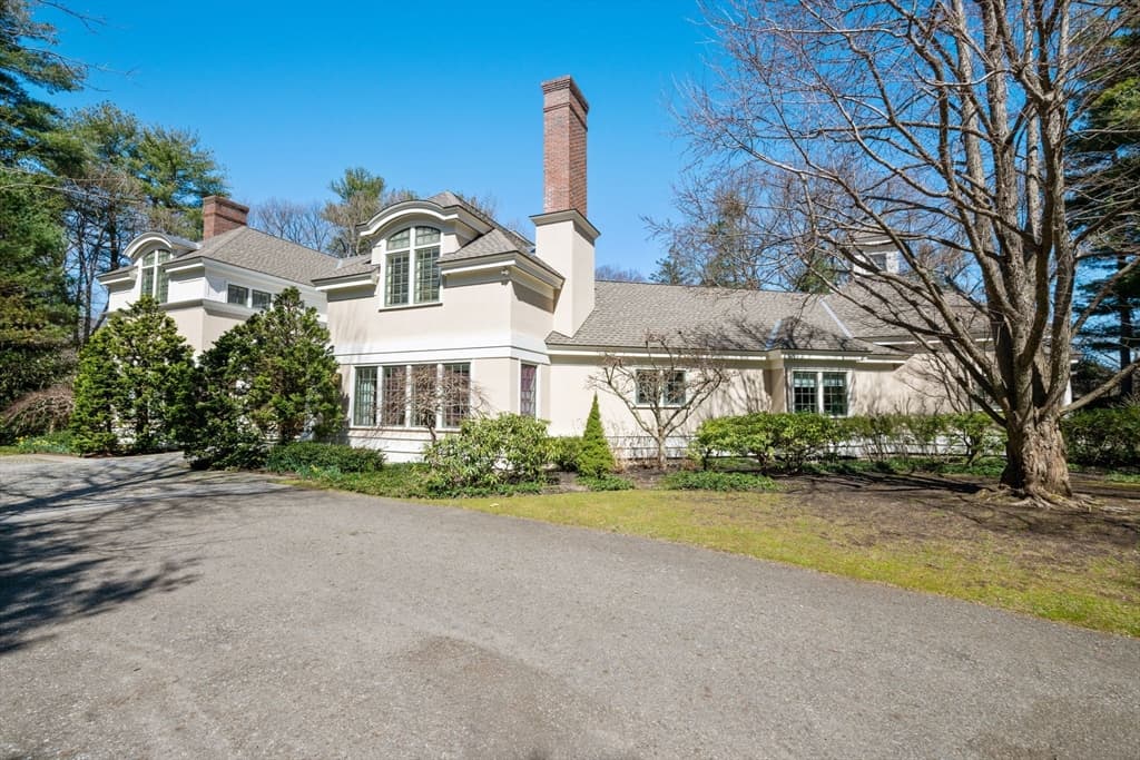 135 Marsh St photo 2