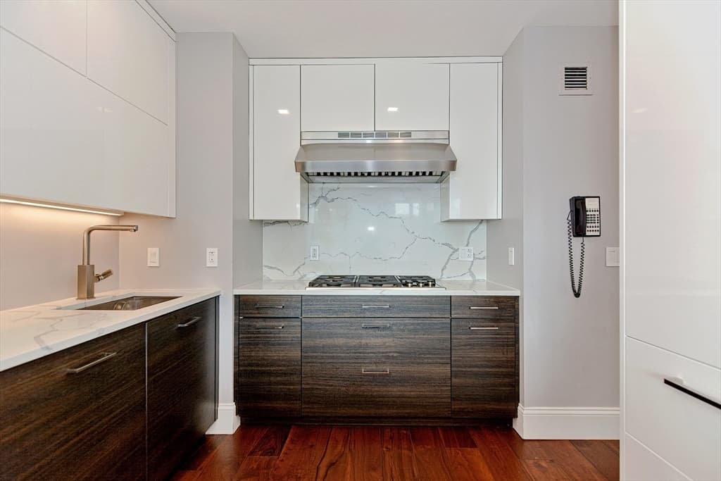 2 Avery St #20H photo 3