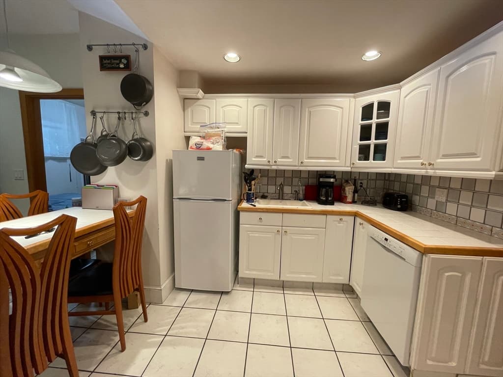 50 Radnor Rd #1a
