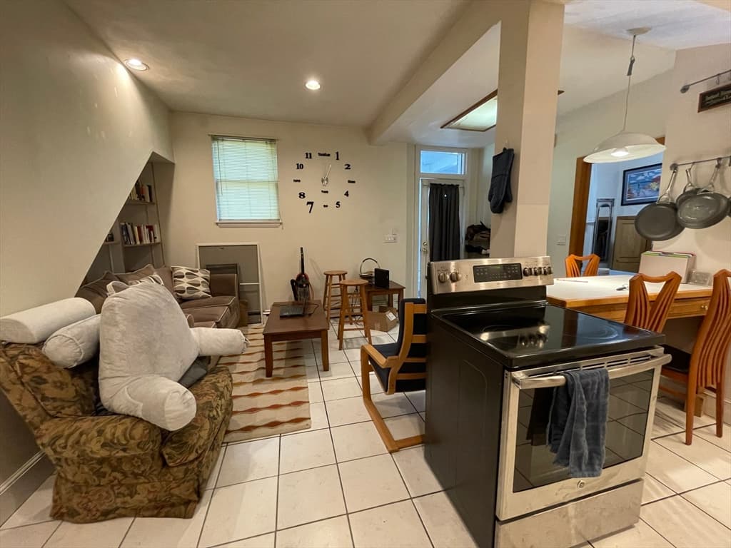 50 Radnor Rd #1a photo 4