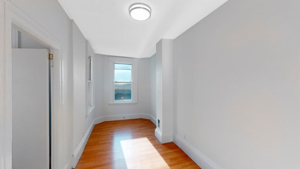 397 Beacon #3R photo 5