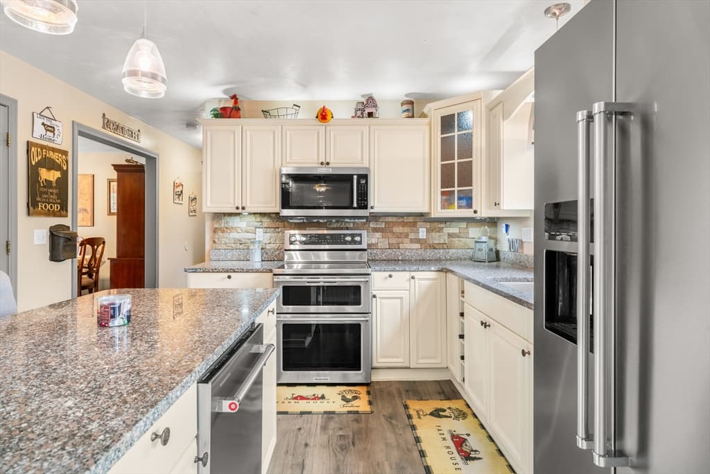 2 Tashas Ln photo 4