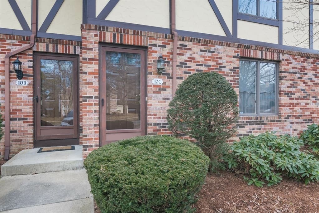 10 Mansion Woods Drive #C