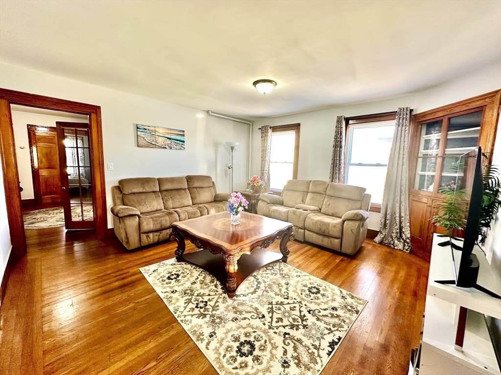 10 Raymond Ave #1 photo 2