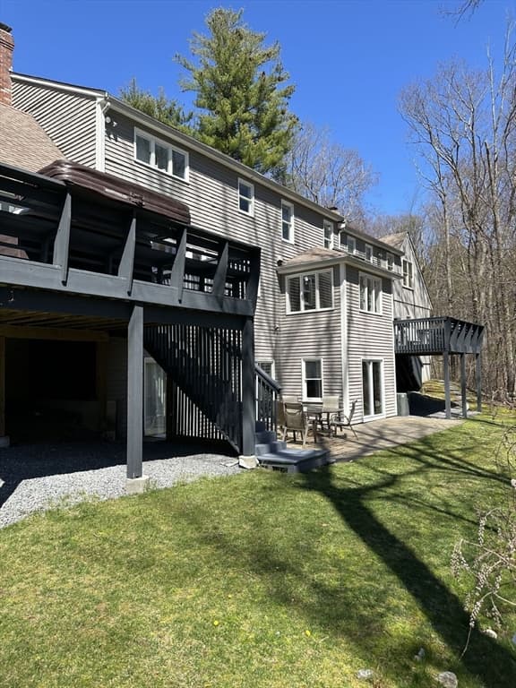 94 Newtown Rd photo 3