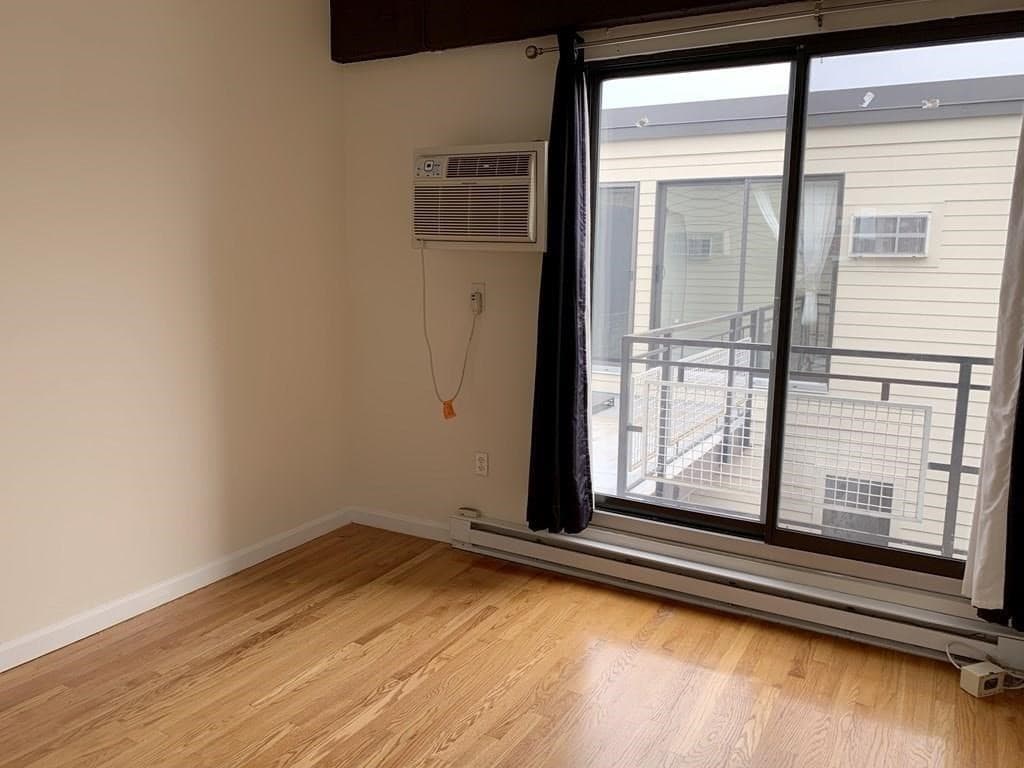 12 Stoneholm St. #613 photo 2