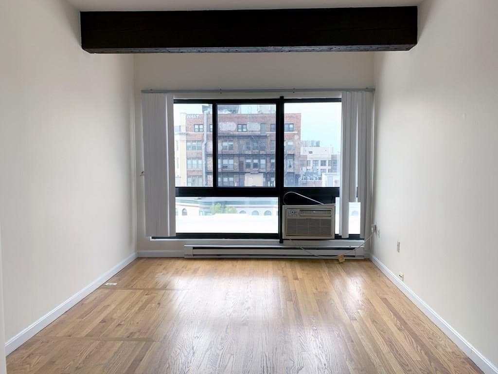 12 Stoneholm St. #613 photo 3