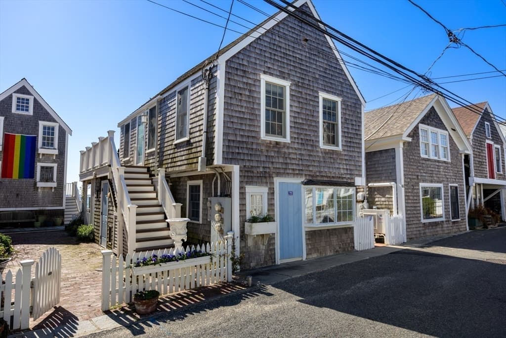 77 Commercial St #1 photo 3