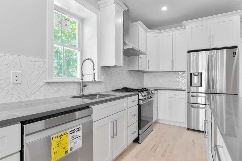 140 Bayswater St #2 photo 5