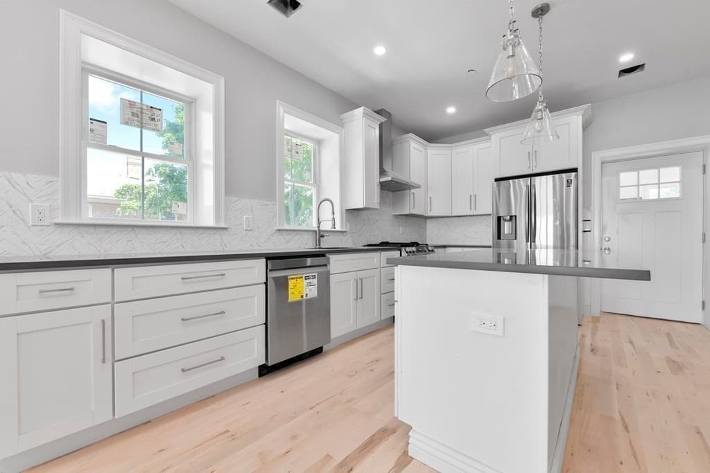 140 Bayswater St #2 photo 4